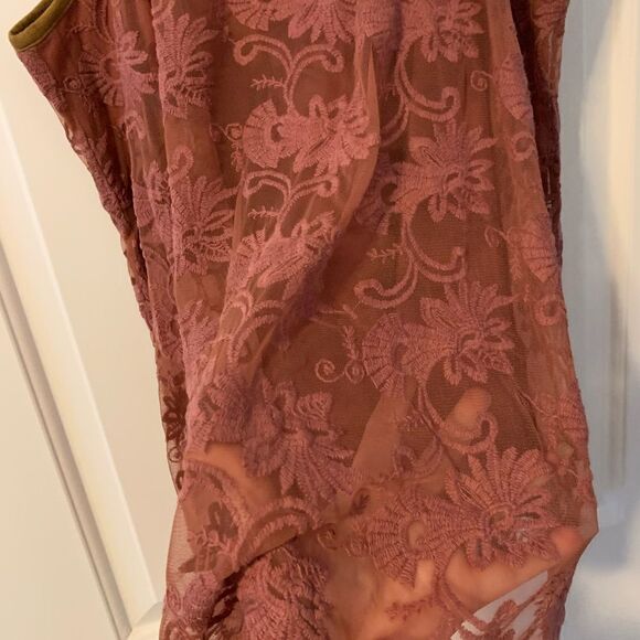 Logo by Lori Goldstein ladies tank style top. Size: XL. - Picture 2 of 5